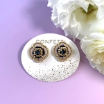 お花の刺繍ピアス　アネモネ
