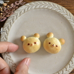 やきたてくまさんパン　ブローチまたはマグネット