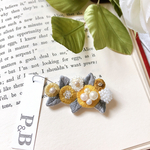 yellow丸花ヨコメのパールビーズ刺繍ミニブローチ