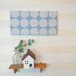 ホワイトフラワー（水色)のファブリックパネル 40cm×20cm  