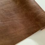 牛革 茶色　型押し　シワ加工　100㎝×40㎝（40デシ）本革　レザークラフト　革　レザー　leathercraft　ハンドメイド　手作り　素材　生地　バッグ　