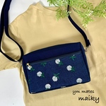 デイジーの花刺繍ポケット(ブルー)　ボックスショルダーバッグ