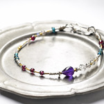 雫アメジストとハーキマーダイヤモンド、ガーネット、ラブラドライト、アンティークビーズカレンシルバービーズの華奢なブレス