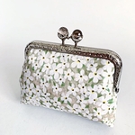 リバティ　がま口ポーチ