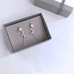 淡水パールの小さなお花ピアス /  揺れる パール フラワー 14kgf  