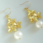 パールと十字花☆10Kフックピアス