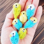 【ぴーちゃん様＊専用ページ】『見返りかわいんこブローチ』（イエロー）