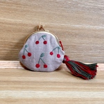 さくらんぼ刺繍のミニがま口