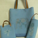 ゾウさん　大きな刺繍デニムショルダートートバッグ。　ミニバッグ＆ペットボトルケース。　3点セット　