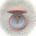 揺れるピンキーリング