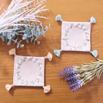 ハーブの手刺繍コースター＊カモミール
