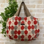 ハンドメイド◆すっきりふっくらグラニーバッグ◆北欧調◆シルエットいちご◆苺◆苺バッグ◆ストロベリー◆トートバッグ