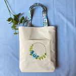 青系サークルフラワー 手刺繍のトートバッグ  生成り