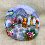 南イタリアの街  羊毛フェルトと刺繍のブローチ