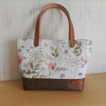 リバティ　帆布　イルマ＆フェイクレザーのマチ広Mサイズトートバッグ　