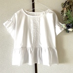 コットン100％の大人フリルブラウス白