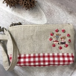 リネン生地刺繍ポーチ