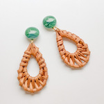 ラタンドロップピアス グリーン 夏 金属アレルギー対応 チタン 樹脂ピアス イヤリング 樹脂ノンホール ステンレス