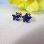 輝くお星さまのピアス　☆　シーブルー