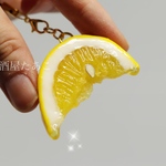 〔日常〕絞った後レモンのキーホルダー