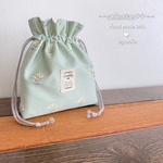 ❁︎訳あり…巾着ポーチ❁︎…オシャレタグ付き！グレイッシュグリーン生地・Flower柄《上品なお洒落巾着ポーチ》
