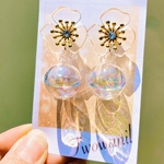 【送料込☆】クリアフラワー×シャボン玉ピアス☆*。イヤリングにも！