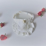 スタイ風猫首輪の貴猫(白)ビジュー白