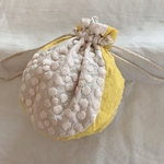 オシャレな刺繍のマチ巾着