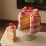 ミニチュア　サーカスケーキ（ピンクのクリーム）