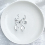 ☁️ うねうねワイヤーピアス/イヤリング