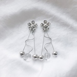 【揺れて可愛い】🌷お花のワイヤーピアス/イヤリング🌷