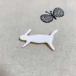 送料無料✿ミナペルホネン𖤣𖥧うさぎブローチ