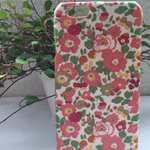 リバティ・ベッツィ花柄iPhoneケース