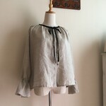 ウォッシャブル加工リネンFで作ったゆったりギャザーブラウス
