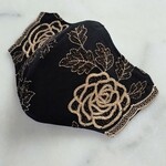 40.ゴールドの薔薇上品刺繍レースのマスク