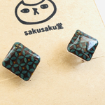 【イヤリング】木目緑七宝・四角