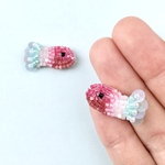小さな金魚(赤) / ビーズ刺繍のピアス、イヤリング