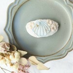 ovall shellpin＊white×blue＊5cm