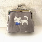 ねことさかなのがま口財布（ワンポイント刺しゅう）