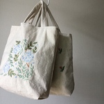 静かな風景の手刺繡ミニバック
