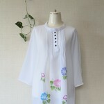 【送料無料】朝顔の型染め八分袖チュニック