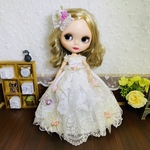 ブライス　リカちゃん  プーリップ  刺繍ドレス  ホワイト  花柄  アウトフィット ドール服