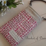 再再販　リバティ　スマホiphoneポーチ　SLEEPING　ROSE　ピンク