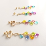 小さなしずくのピアス/イヤリング(カラフル)