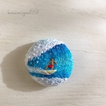 【海の日記念】ビッグウェーブとサーフボーイの手刺繍ブローチ