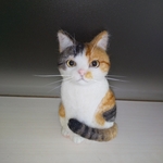 羊毛フェルト　ミニねこブローチ　三毛猫