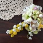 すずらんとミモザの春色コサージュ