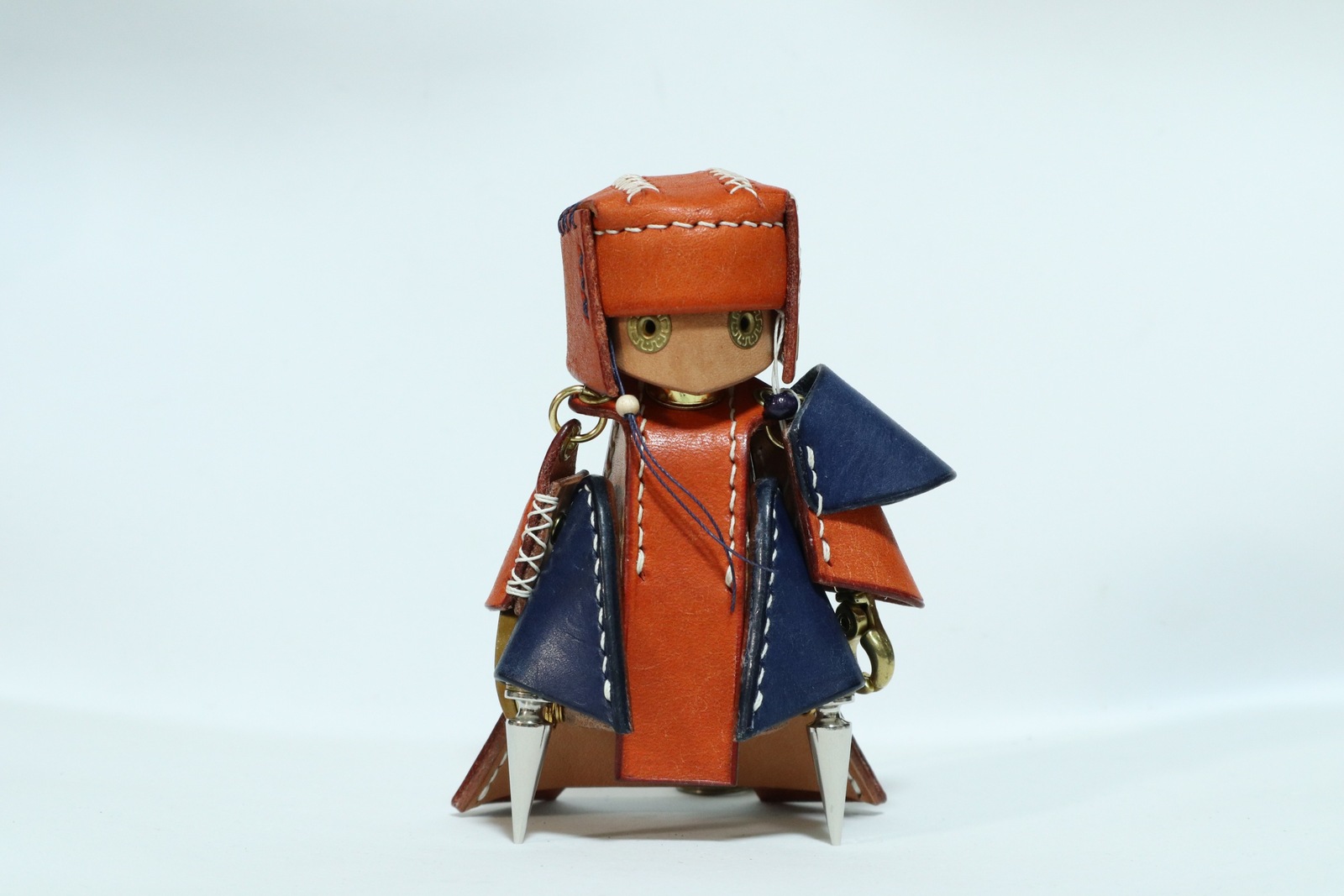 ヴィンテージ　ハンドクラフト　革人形　レザーアート　歩く少女 ヴィンテージ ハンドクラフト 革人形 レザーアート 歩く少女