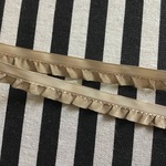 フリルテープ　ブラウンベージュ