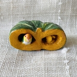 【受注制作】＊納期2026年2月頃＊ 小さなかぼちゃと小鳥の置き物　お好きな鳥さん　インコ　とり　文鳥　